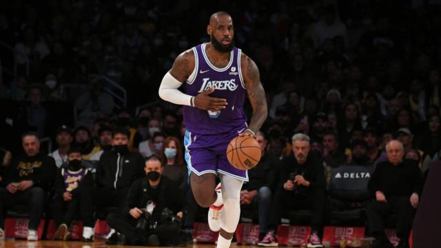 博鱼体育-詹皇在末节显出老态 乐观心态也难助湖人创造奇迹